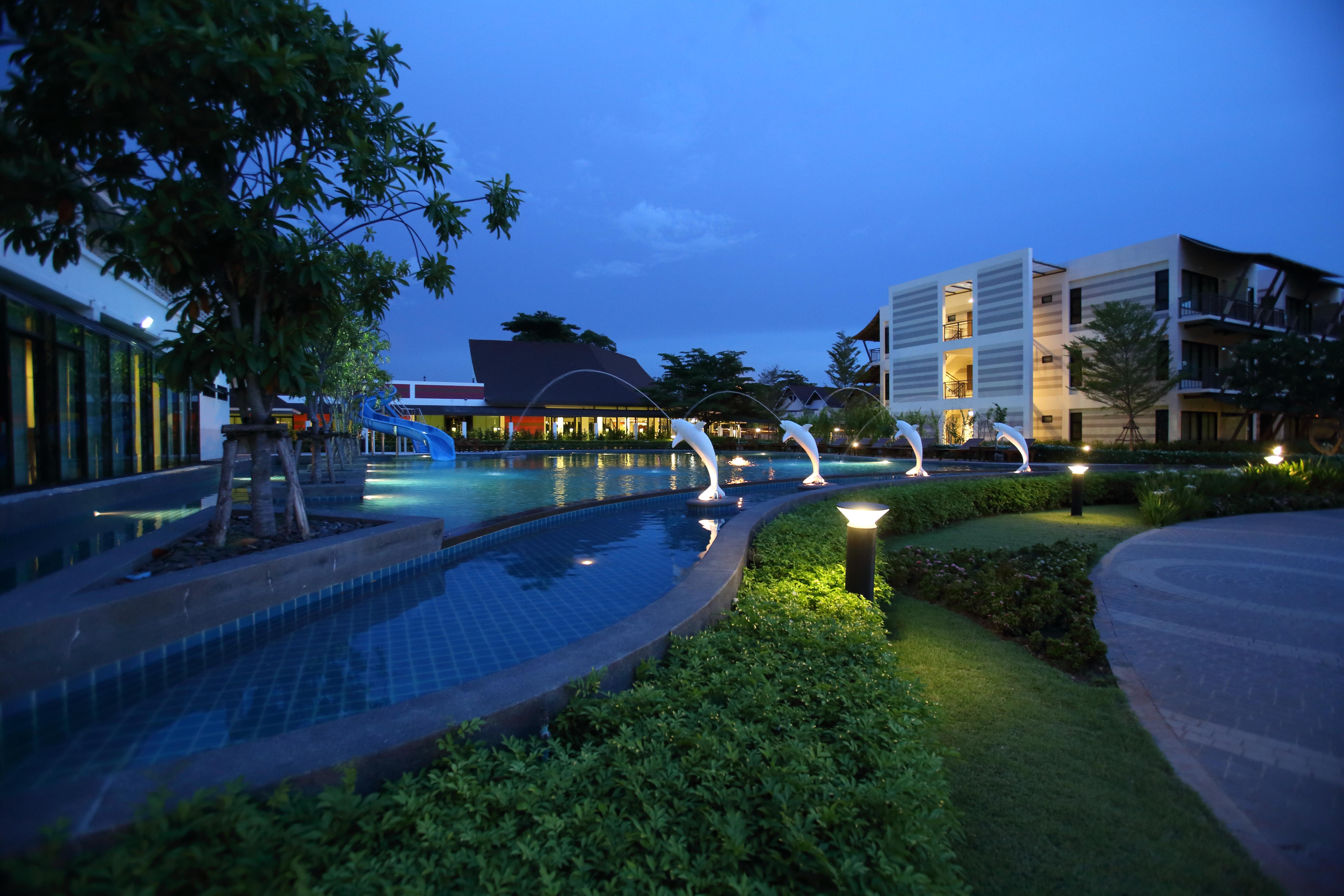 Bangsaen Heritage Hotel - Sha Plus Certified Exterior foto